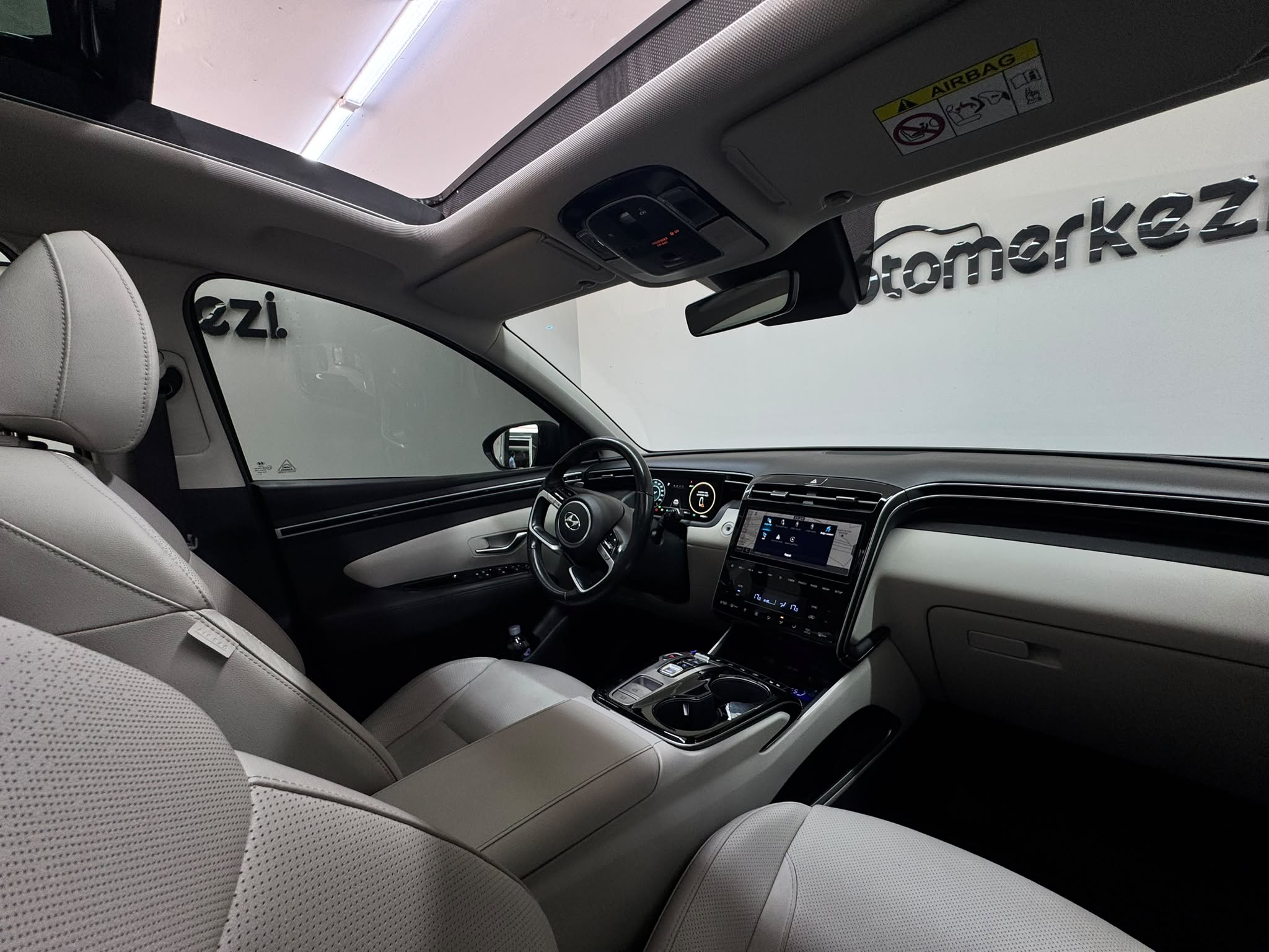 HYUNDAI TUCSON 24